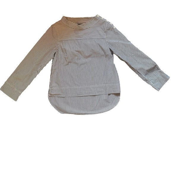 J Crew Women’s Stripped Shirt Size 4 With Button Details on Shoulder - Picture 6 of 10